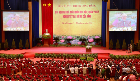 Toàn cảnh phiên khai mạc Hội nghị Cán bộ toàn quốc học tập, quán triệt Nghị quyết Đại hội lần thứ XII của Đảng ngày 19/4, tại Hà Nội.